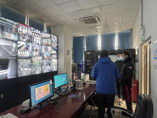 1656092049233427.jpg 慰問組了解貝倫產(chǎn)業(yè)園中控室情況.jpg